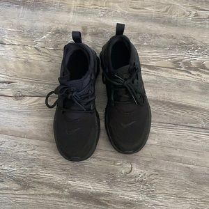 Girls black Nike shoes size 3Y